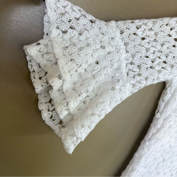 Rabbit Rabbit Rabbit White Crochet Overlay
Bell Sleeve Wedding Season Dress 12 - Picture 3 of 10